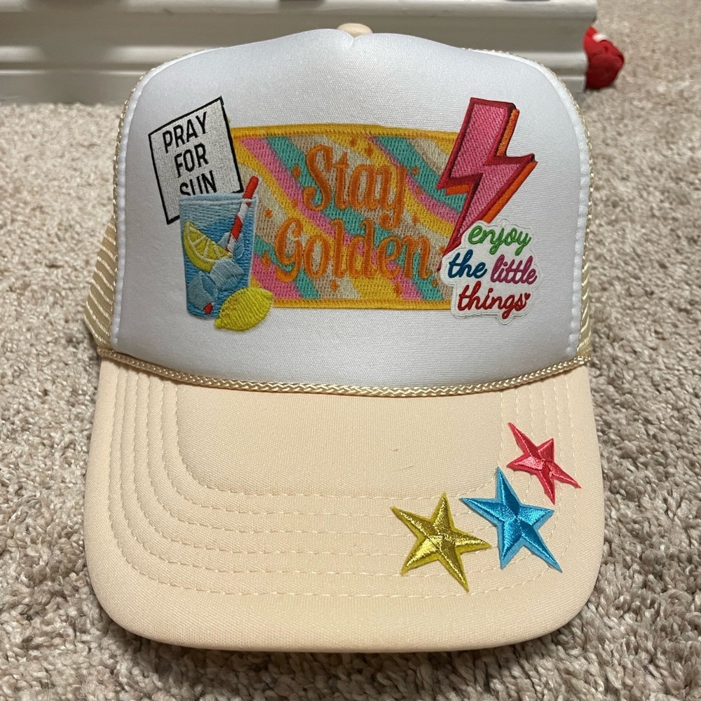😃 Stay Golden Trucker Hat 🧢